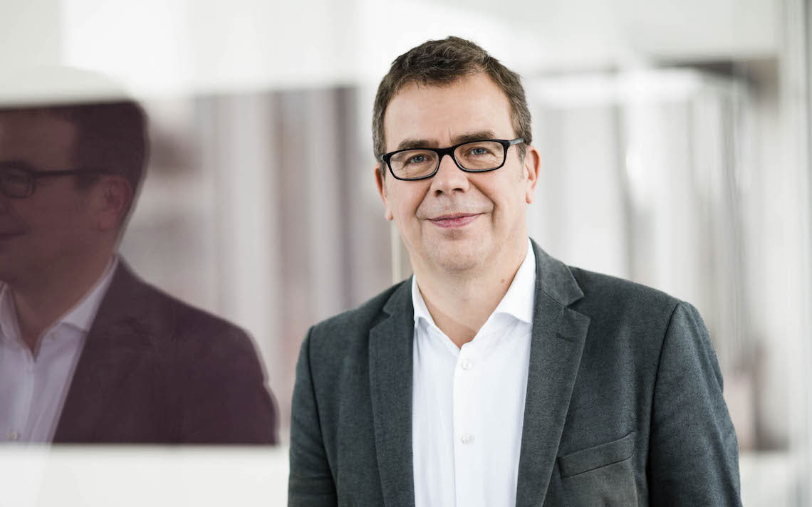 Portraitfoto von Dr. Kim-Oliver Tietze